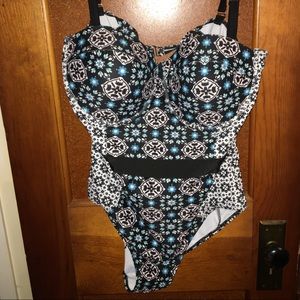 Xl wired cup bathing suit